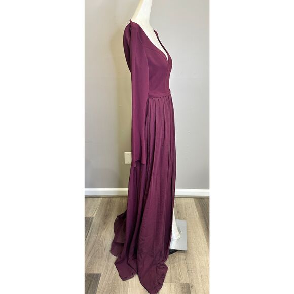Vera Wang Bride Leonie V-Neckline Gown Size 4 $495 - Picture 7 of 8